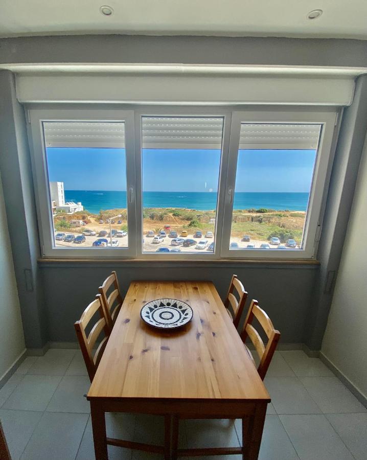 Apartment Facing The Sea Armacao de Pera Bagian luar foto